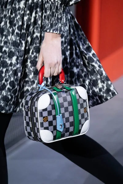 Look 63